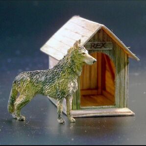 1/35 plusmodel 犬と犬小屋のセット
