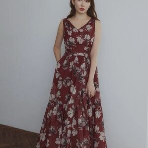 her lip to Anemone Cache-Coeur Long Dress