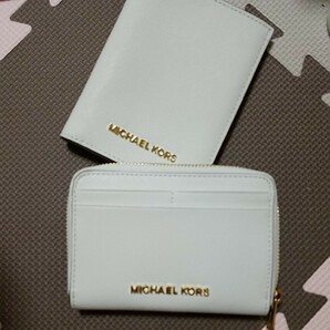 MICHAEL KORS　二つ折り財布　白