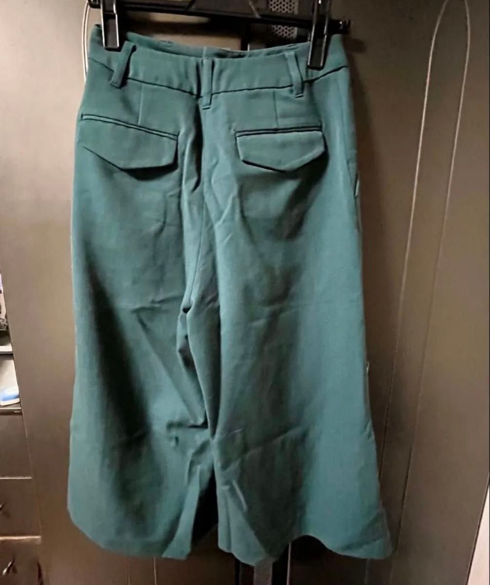 ワイドパンツ ガウチョパンツ エメラルドグリーン Mサイズ　秋服　秋物