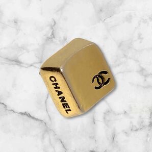 1-87 ヴィンテージ CHANEL シャネル ココマーク キューブ片耳 スクエア ピアス ゴールド