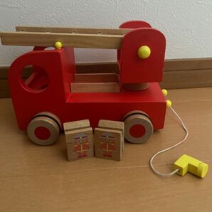 木製 消防車 働く車 乗り物おもちゃ 知育玩具