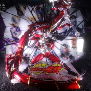 仮面ライダー龍騎 アクリルディスプレイスタンド ライダー揃い