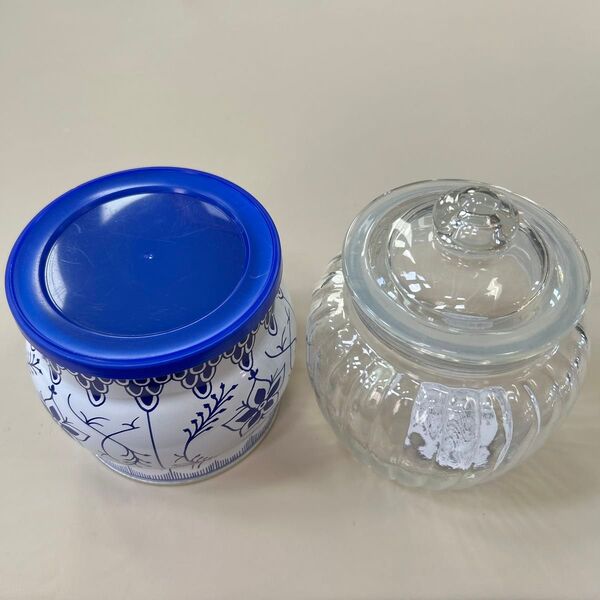 【クッキージャー】【ガラス、ロイヤルコペンハーゲンクッキー空缶 2点】