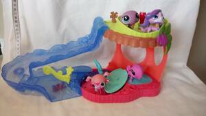 littlest pet shop（ペットショップ）　Waterslide　ウォータースライド　おもちゃ＋フィギュア