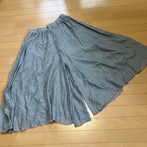 スクロール ライトグレー ガウチョパンツ LL