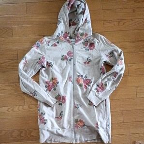 花柄ジップアップパーカー グレー系 バラ柄 フード付き