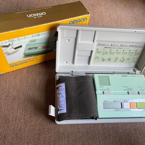 オムロン 音声案内付きデジダル自動血圧計 昭和レトロ