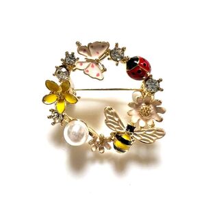 みつばちとてんとう虫のブローチ