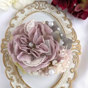 上品ラベンダーピンクのコサージュ 七五三 お宮参り 着物 発表会 ハロウィン クリスマス 結婚式 セレモニー コサージュ 髪飾り