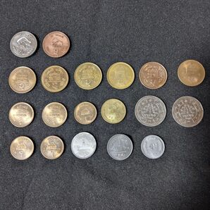 ネパール 硬貨 10ルピー〜25パイサ 19枚セット ※オマケ付