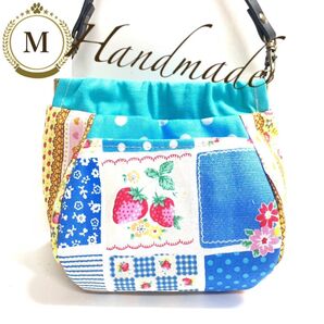 ★【オーダーメイド】お散歩用 Mサイズぷっくり 消臭マナーポーチ ブルー苺