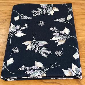 草花 ネイビー 綿麻シーチング 生地 mOmen-t もーめんと