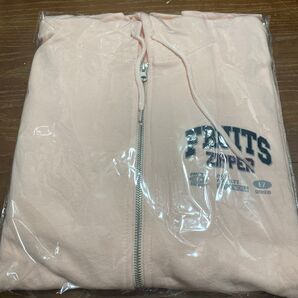 松本かれん OSHI API パーカー