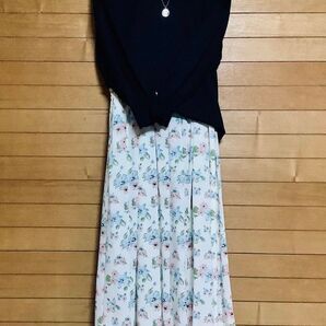 CINEMACLUB タックフレアスカート 裏地付き ウエスト総ゴム ベルトループあり M 未使用