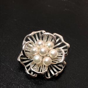 美品 SILVER シルバー 花モチーフ 本真珠 パールブローチ