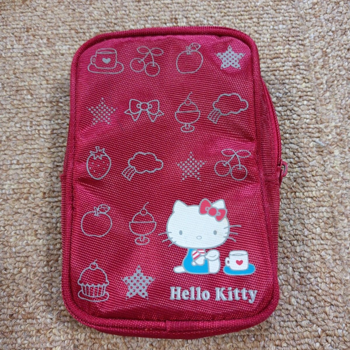 最終価格。ハローキティ　ポーチ