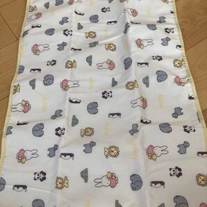 ミッフィー おむつ替えシート 45×67センチ