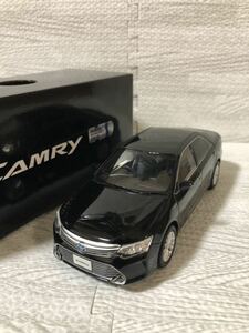 1/30 トヨタ カムリ ハイブリッド CAMRY 後期 非売品 カラーサンプル ミニカー アティチュードブラックマイカ