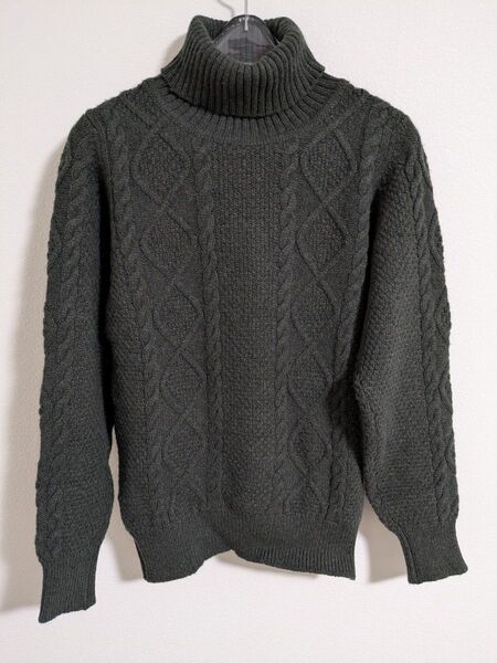 タグ無し未使用☆UA別注 ウィリアムロッキー ケーブル編みハイネックセーター S