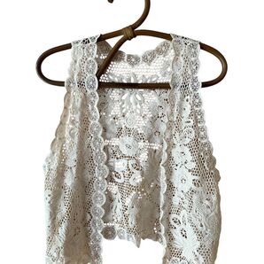 レース編み ベスト ジレ アイボリー 花柄 透かし編み