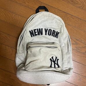 NEW YORK ヤンキース リュックサック グレー系