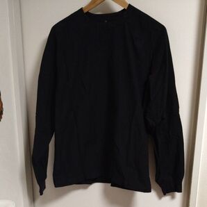 無印良品 長袖黒Tシャツ