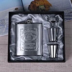 アウトレット ジャックダニエルの携帯用ウィスキーボトルセット