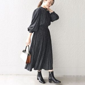 シップス <手洗い可能>ドットソリッドプリーツワンピース