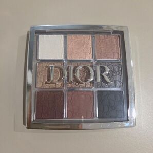 DIOR バックステージ アイパレット 002 スモーキーエッセンシャルズ