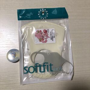 弘前さくらまつり 桜ミク softfit KIDS 洗えるウレタンマスク 缶バッジ
