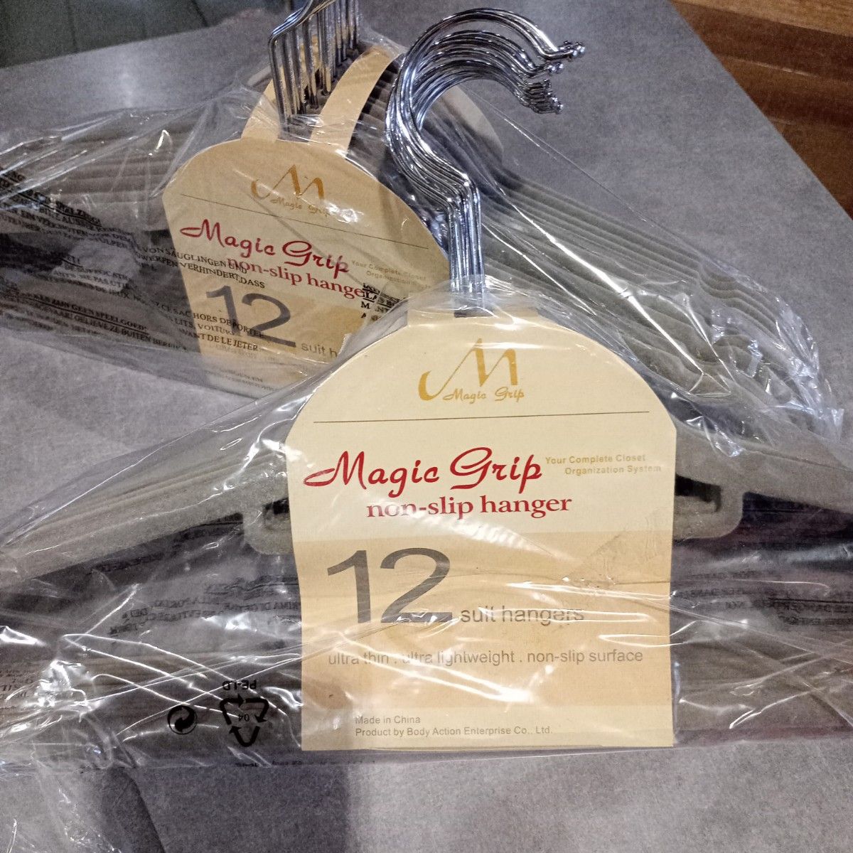 Magic Grip ノンスリップハンガー 24本セット グレー 未使用