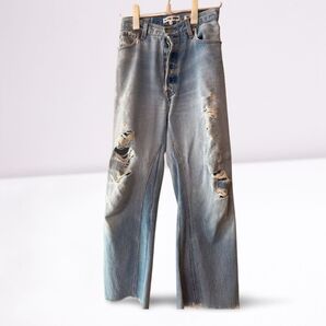 〈RE/DONE LEVI'S〉ダメージデニム
