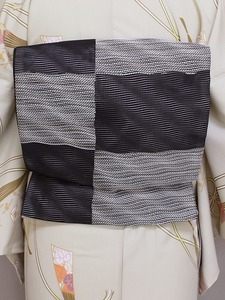 正絹夏の袋帯　日本製　西陣織夏の袋帯　夏のきもの用袋帯　お仕立済の夏袋帯　黒地の帯　B5887-08