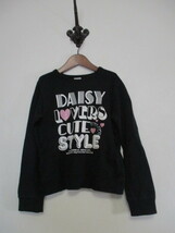 DAISYLOVERS黒地プリントトレーナー　サイズ135LL（USED)41720_画像1