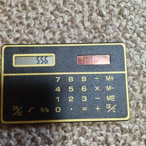 ソーラー電卓 カード型 薄型 ブラック ゴールド 未使用品