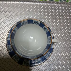 とっても個性的 カップ&ソーサー