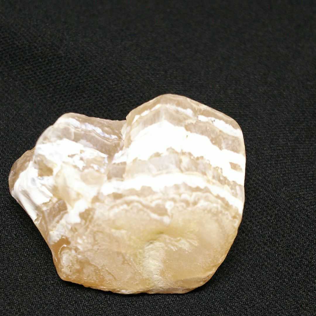 贅沢屋の 縞メノウ 1.1kg オニキス 瑪瑙 アゲート 原石 鑑賞石 自然石