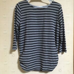 ボーダー柄 トップス