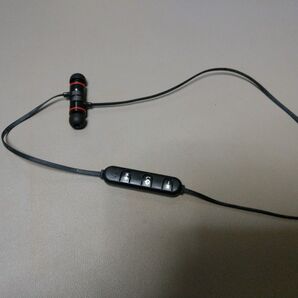 ワイヤレスイヤホン