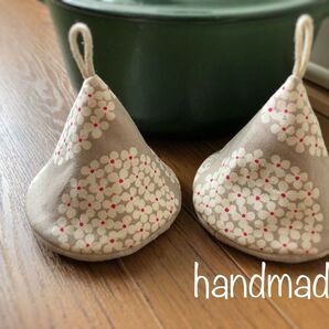 ☆ハンドメイド☆三角鍋つかみ☆サークルフラワーグレージュ