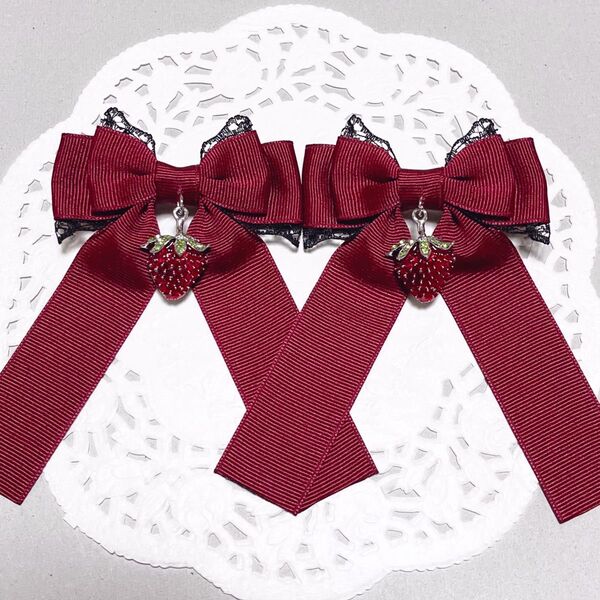 いちご リボン ワインレッド 赤 ヘアクリップ ヘアアクセサリー ヘアピン 足つき 可愛い 推しカラー 量産型 地雷系
