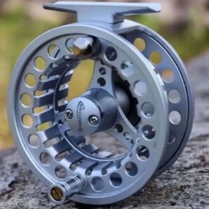 ソウガイラン 銀色の釣りフライリール アルミニウム製 5/6wt 大型アーバーフライリール ステンレススチールドラッグシステム