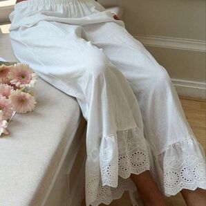 【新品】フリル付きワイドパンツ ペチパンツ ホワイト