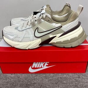 新品 NIKE V2K RUN ランニングシューズ ナイキシューズ 27.5 新品