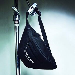 【smart スマート 2019年5月号 増刊号付録】 “24KARATS 本格アウトドア仕様 2WAYウエストバッグ”(未開封品 B)