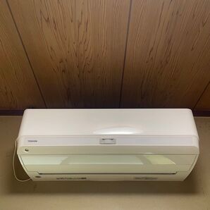 2022年製 東芝 ルームエアコン 6〜8畳用 RAS-J221RT(W)