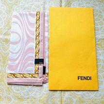 【レア】新品/FENDI/ハンカチ/正規品/フェンディ/未使用/即決あり/ズッカ柄/匿名発送/スカーフ/綿100%/大判ハンカチ/ピンク/ギフト袋付き_画像1