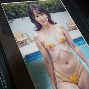 AIポスター水着モデルA4ガラス額縦40X横幅31X厚さ1センチ素敵なインテリアオブジェ飾り