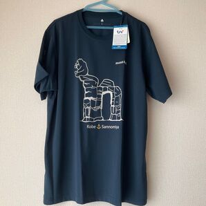 モンベル 【店舗限定】 ご当地デザインTシャツ 男女兼用 神戸三宮店のクライミングウォールとその上でくつろぐクマ